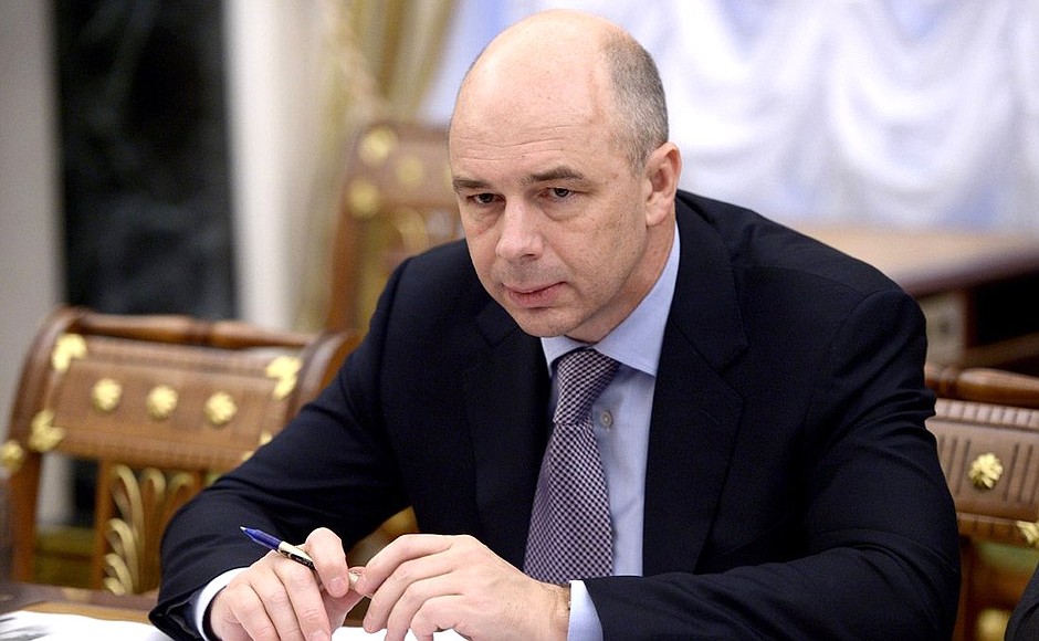 Before the beginning a meeting with Government members. Finance Minister Anton Siluanov.