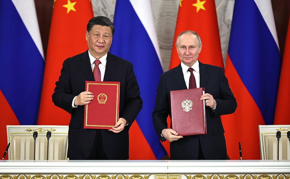 As part of Xi Jinping's state visit, Russia and China signed the package of documents.