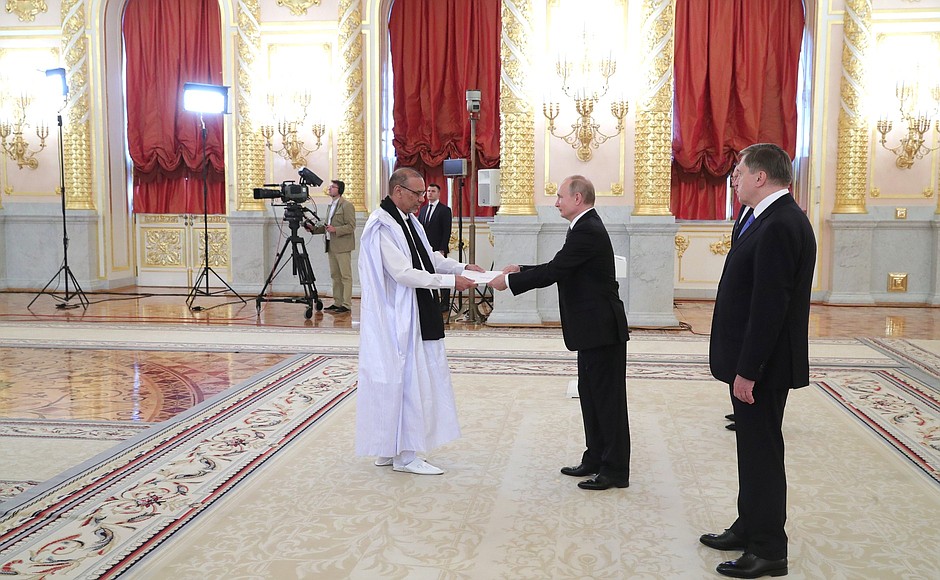 Владимир Путин принял верительную грамоту у посла Исламской Республики Мавритания Хамеда Хамуни.