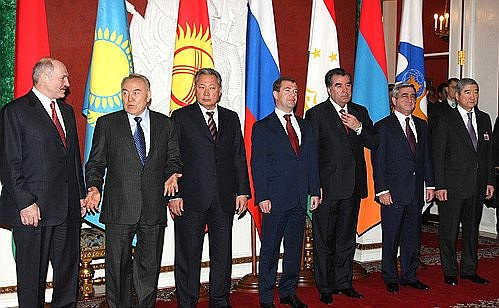 Участники внеочередного заседания Межгосударственного совета Евразийского экономического сообщества.