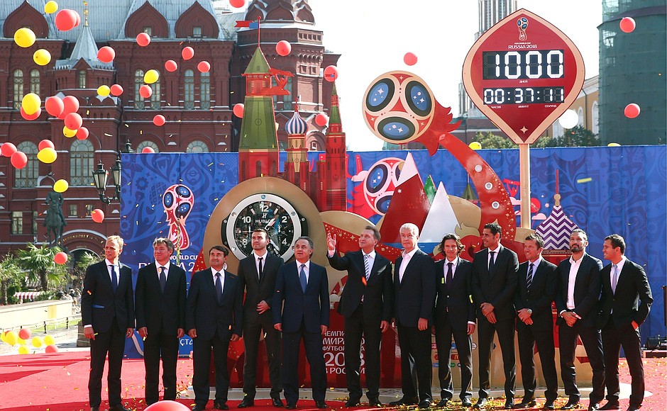 На церемонии запуска обратного отсчёта 1000 дней до чемпионата мира по футболу FIFA 2018 в России.