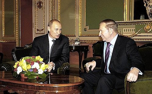 With Ukrainian President Leonid Kuchma.