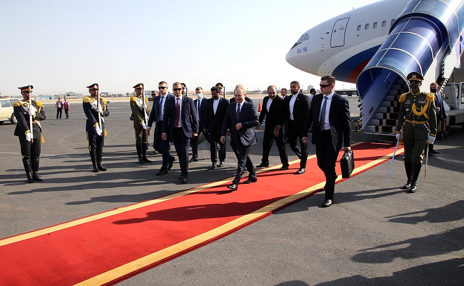 Владимир Путин прибыл в Тегеран.