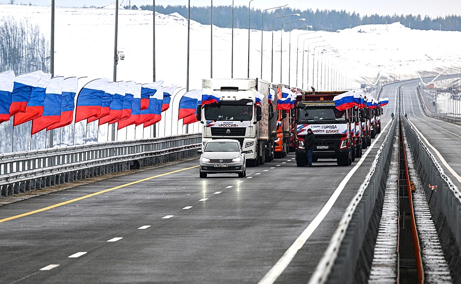 Opening of the last sections of the M-12 Vostok motorway between Moscow and Kazan.