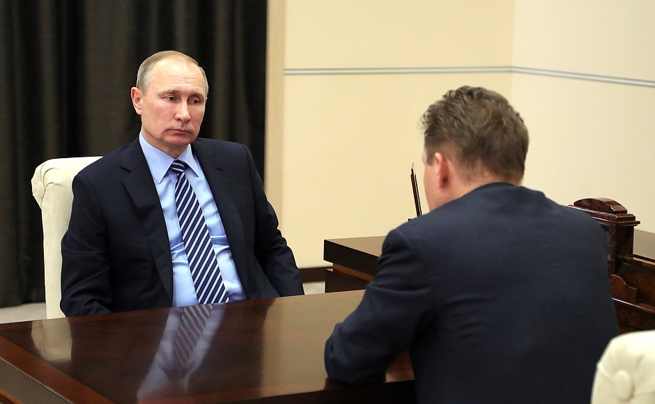 Во время встречи с председателем правления компании «Газпром» Алексеем Миллером.