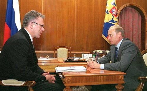 С председателем Госкомспорта Вячеславом Фетисовым.