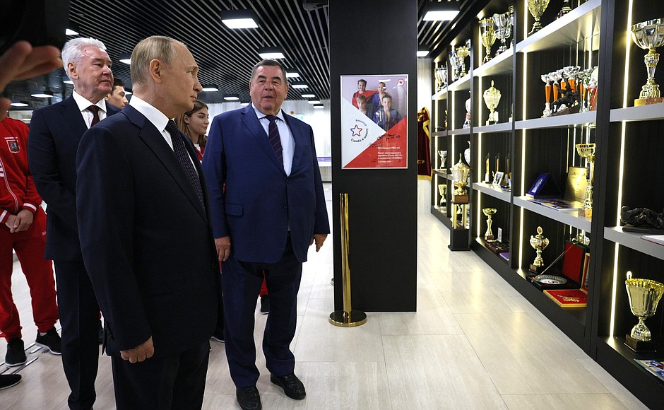 Visit to the International Sambo Centre at Luzhniki. With Moscow Mayor Sergei Sobyanin and International Sambo Federation President Vasily Shestakov, right.