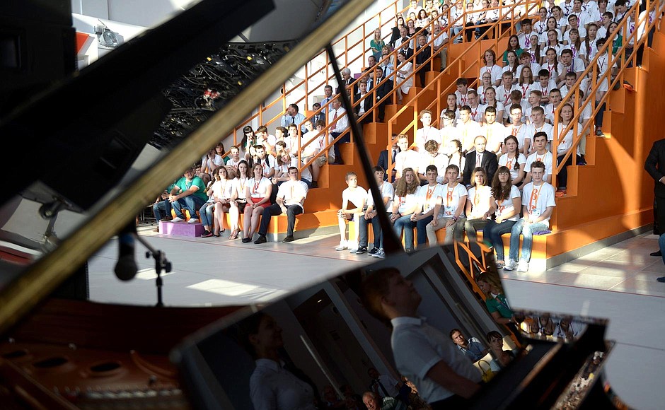 На концерте учащихся образовательного центра для одарённых детей «Сириус».