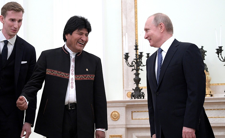 С Президентом Многонационального Государства Боливия Эво Моралесом. Перед началом российско-боливийских переговоров.
