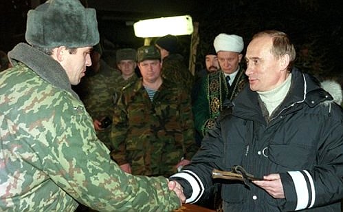 Награждение государственными наградами военнослужащих Объединенной группировки федеральных сил на Северном Кавказе.