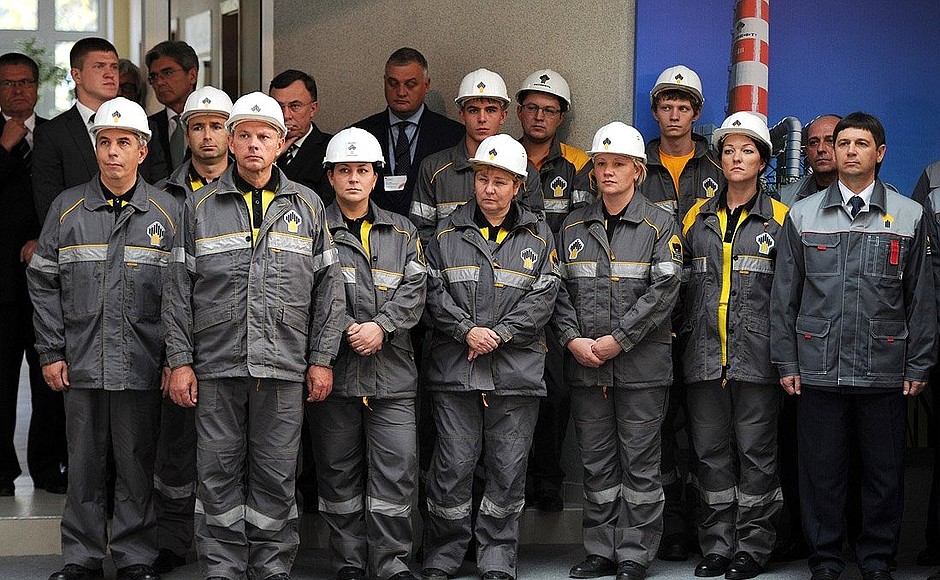Церемония ввода в эксплуатацию установки первичной обработки нефти на Туапсинском нефтеперерабатывающем заводе.