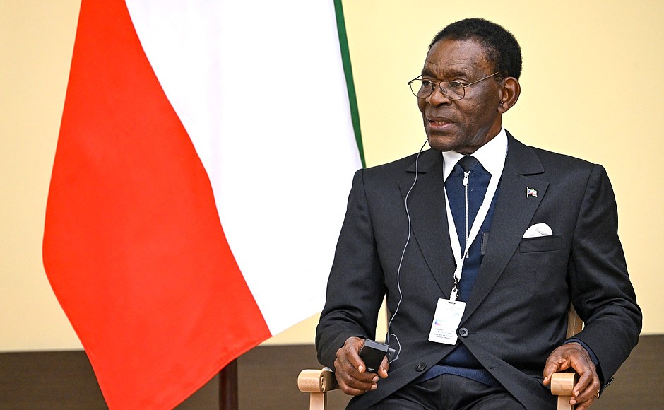 Президент Экваториальной Гвинеи Теодоро Обианг Нгема Мбасого в ходе российско-экватогвинейских переговоров в расширенном составе.