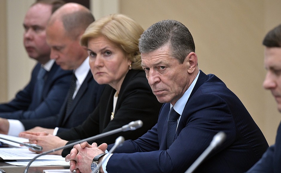 Deputy Prime Minister Olga Golodets and Deputy Prime Minister Dmitry Kozak at the meeting with Government members.