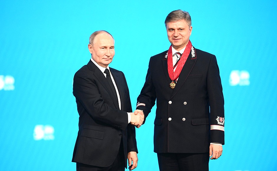 At the gala event celebrating 50 years since the start of the Baikal-Amur Railway construction. The Order for Services to the Fatherland, II Degree, is awarded to Russian Railways CEO – Chairman of the Executive Board Oleg Belozerov.