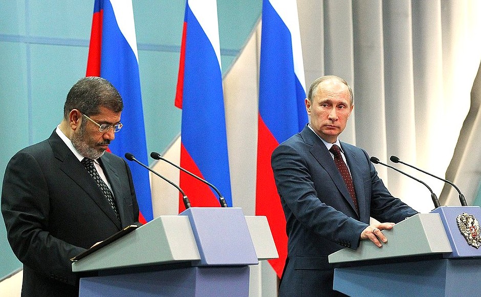 На пресс-конференции по итогам российско-египетских переговоров. С Президентом Египта Мухаммедом Мурси.