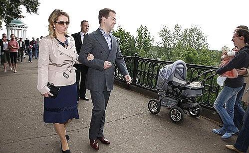Прогулка по набережной города со Светланой Медведевой.