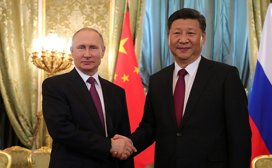 С Председателем Китайской Народной Республики Си Цзиньпином.