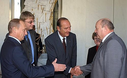 President Putin, French President Jacques Chirac and Russian Envoy to the European Union Mikhail Fradkov.