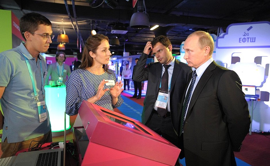 During the visit to the City of Startups exposition, featuring internet projects.