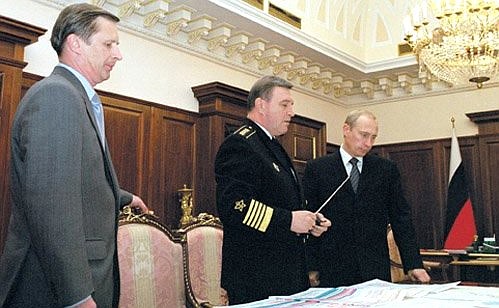 President Putin with Defence Minister Sergei Ivanov and Commander-in-Chief of the Navy Vladimir Kuroyedov.