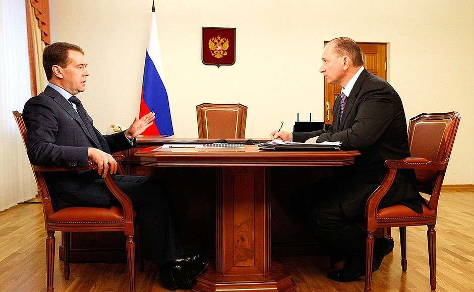 With Samara Region Governor Vladimir Artyakov.