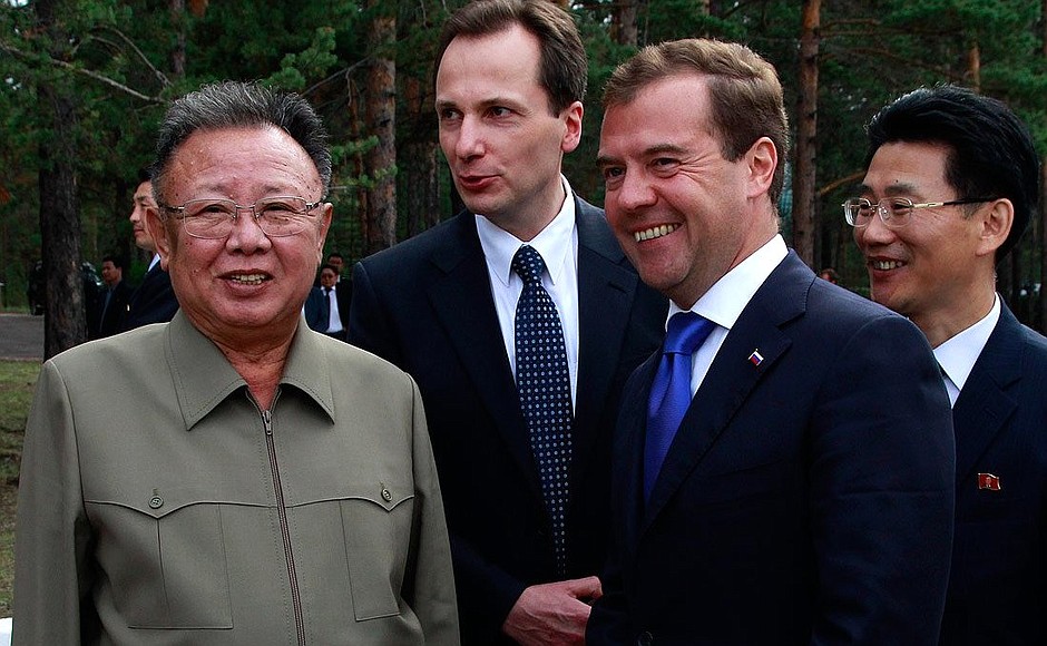 С Председателем Государственного комитета обороны КНДР Ким Чен Иром.