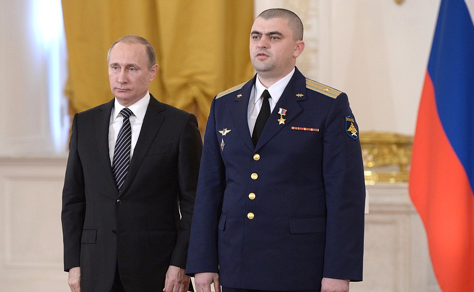 Major Andrei Dyachenko is awarded the title of Hero of the Russian Federation.