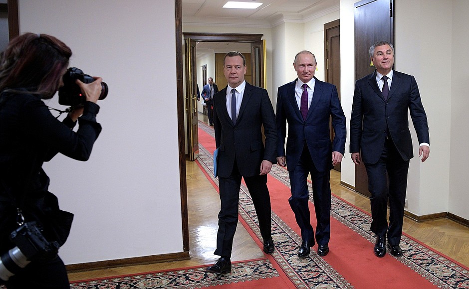 Before the State Duma plenary session. With State Duma Speaker Vyacheslav Volodin (right) and Acting Prime Minister Dmitry Medvedev.