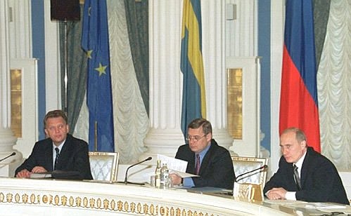 President Vladimir Putin with Russian Prime Minister Mikhail Kasyanov and Deputy Prime Minister Viktor Khristenko, to the left, during the Russia-EU summit.