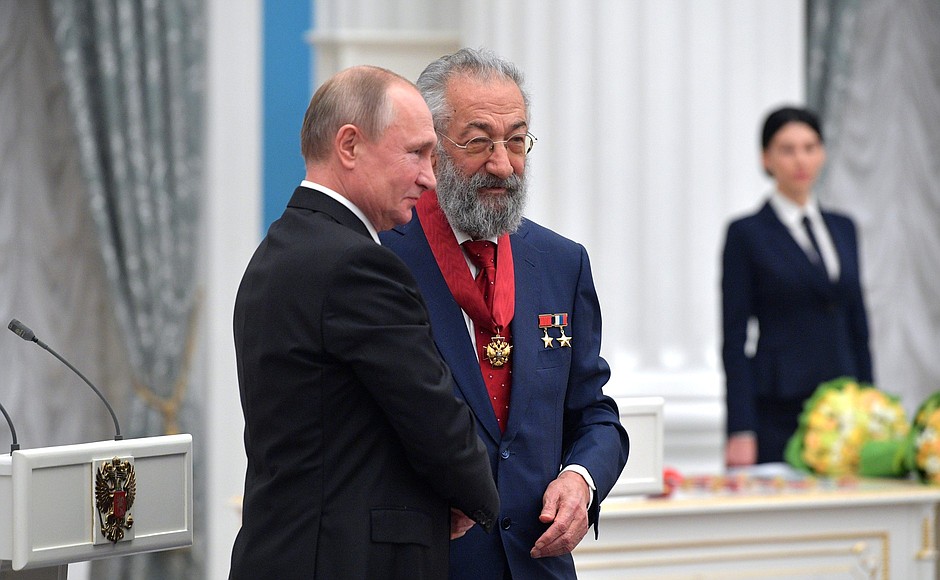 Ceremony for presenting state decorations. The Order for Services to the Fatherland II degree was awarded to State Duma member Artur Chilingarov.