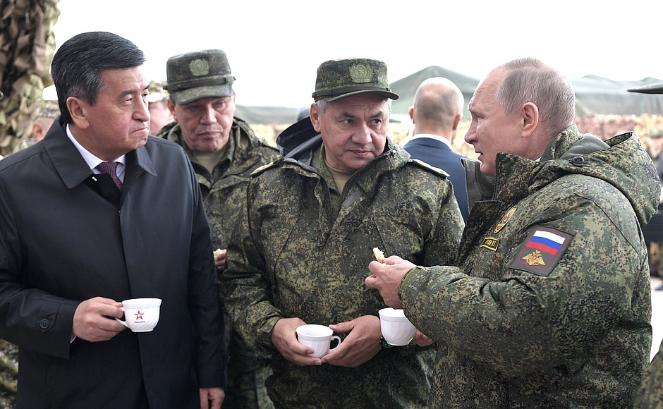 At the Donguz training ground. With President of Kyrgyzstan Sooronbay Jeenbekov (left), Defence Minister of Russia Sergei Shoigu and Chief of the General Staff of the Russian Armed Forces and First Deputy Defence Minister Valery Gerasimov.