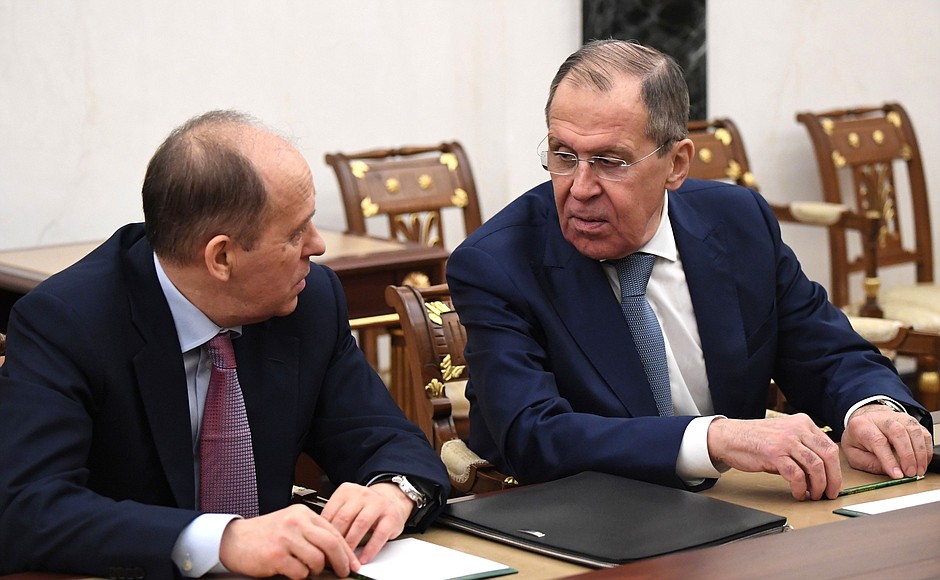 Director of the Federal Security Service Alexander Bortnikov and Foreign Minister of Russia Sergei Lavrov before a meeting with permanent members of Security Council.