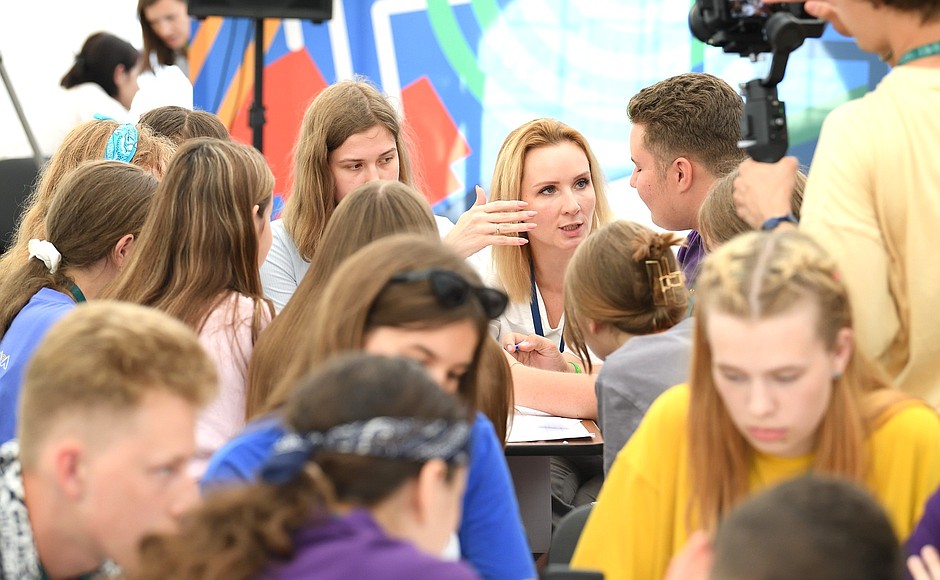 Maria Lvova-Belova attends the iVolga Youth Forum in Samara Region.