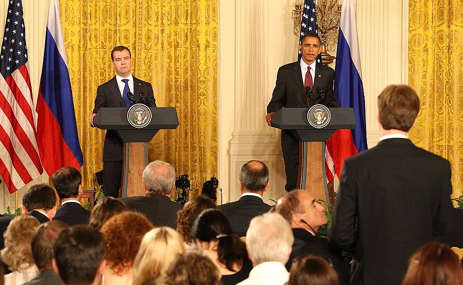 С Президентом США Бараком Обамой на совместной пресс-конференции.