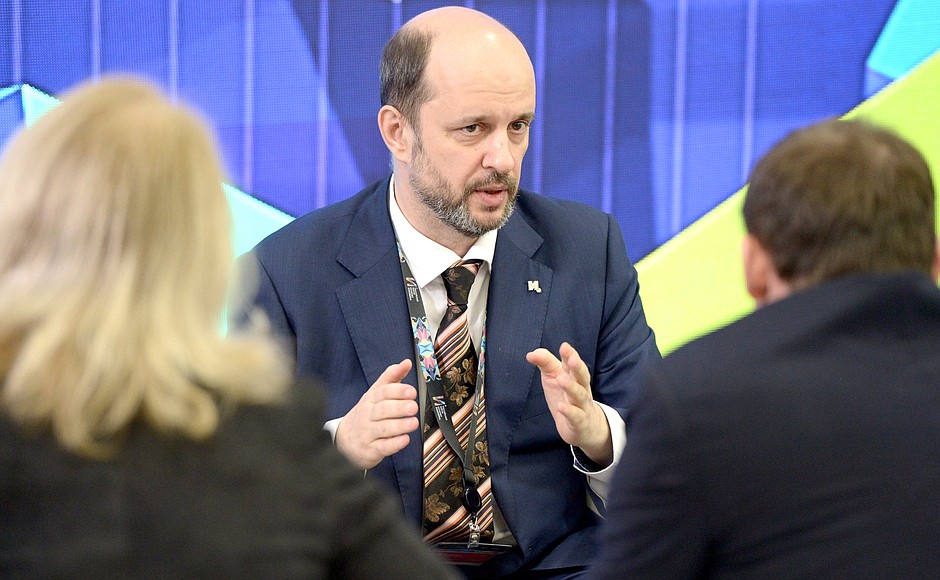 Meeting with leaders of round-table discussions at the First Russian Internet Economy Forum. Board Chairman of the Internet Development Institute German Klimenko.