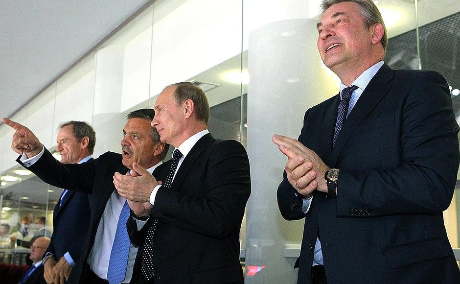 The Russia-USA match at the World Junior Hockey Championship ended with a 4:3 win for Russia. With President of the Russian Hockey Federation Vladislav Tretyak (right), President of the International Ice Hockey Federation Rene Fasel, and Chairman of the IOC Coordination Commission Jean-Claude Killy.