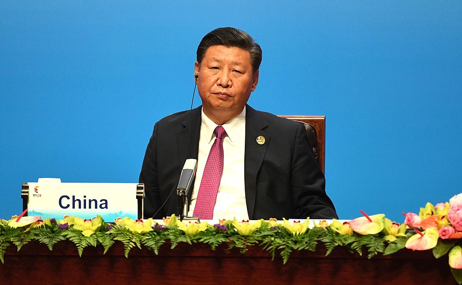 Председатель КНР Си Цзиньпин на встрече с членами Делового совета БРИКС.