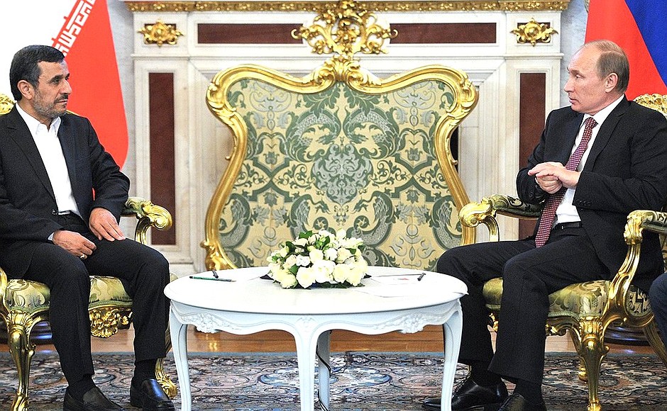 С Президентом Ирана Махмудом Ахмадинежадом.