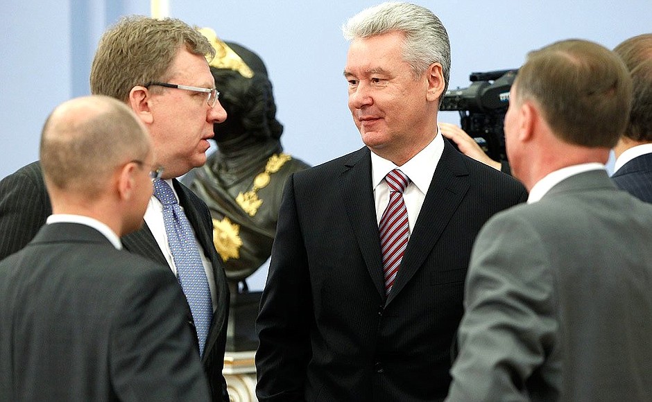 Before a meeting of the Commission for Modernisation and Technological Development of Russia’s Economy. From left to right: Rosatom State Atomic Energy Corporation CEO Sergei Kiriyenko, Deputy Prime Minister and Finance Minister Alexei Kudrin, Mayor of Moscow Sergei Sobyanin, and Deputy Prime Minister Sergei Ivanov.