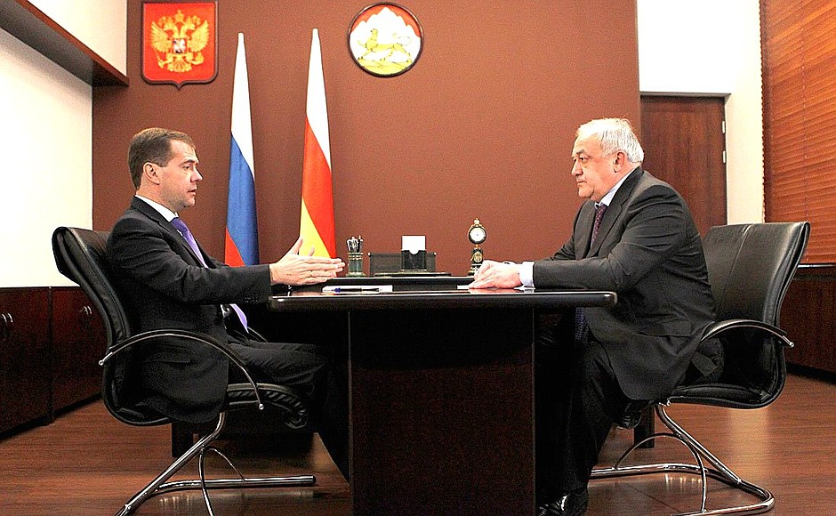 С Главой Республики Северная Осетия — Алания Таймуразом Мамсуровым.