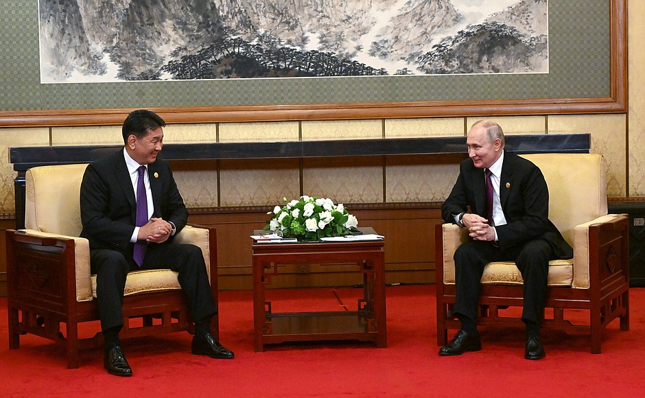 Встреча с Президентом Монголии Ухнагийн Хурэлсухом.