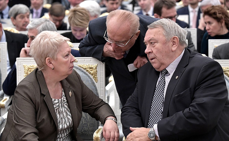 Before the ceremony for presenting the 2016 Presidential Prizes in Science and Innovation for Young Scientists. From left to right: Education and Science Minister Olga Vasilyeva, Rector of Moscow State University Viktor Sadovnichy, and President of the Russian Academy of Sciences Vladimir Fortov.
