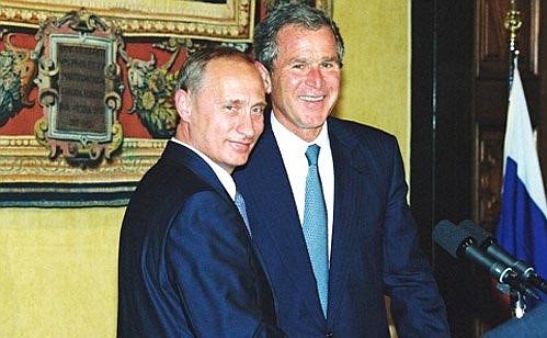 President Putin with US President George W. Bush at a joint news conference after the talks.