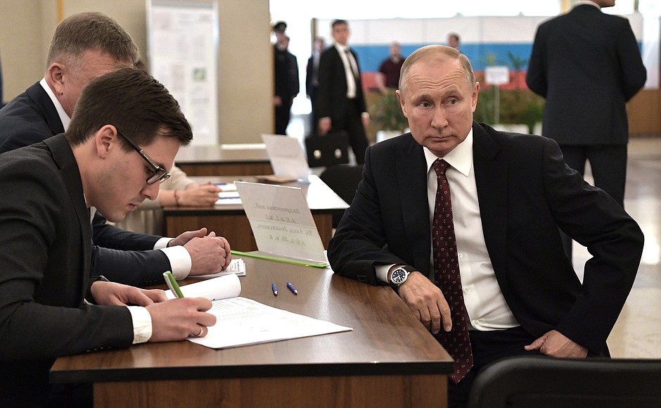 Владимир Путин проголосовал на выборах в Мосгордуму.
