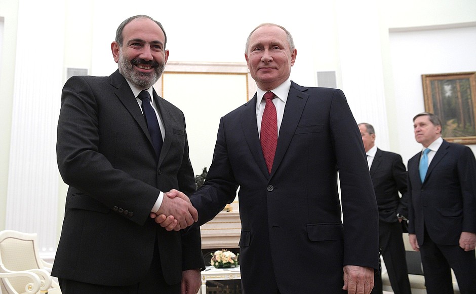 С исполняющим обязанности Премьер-министра Республики Армения Николом Пашиняном.