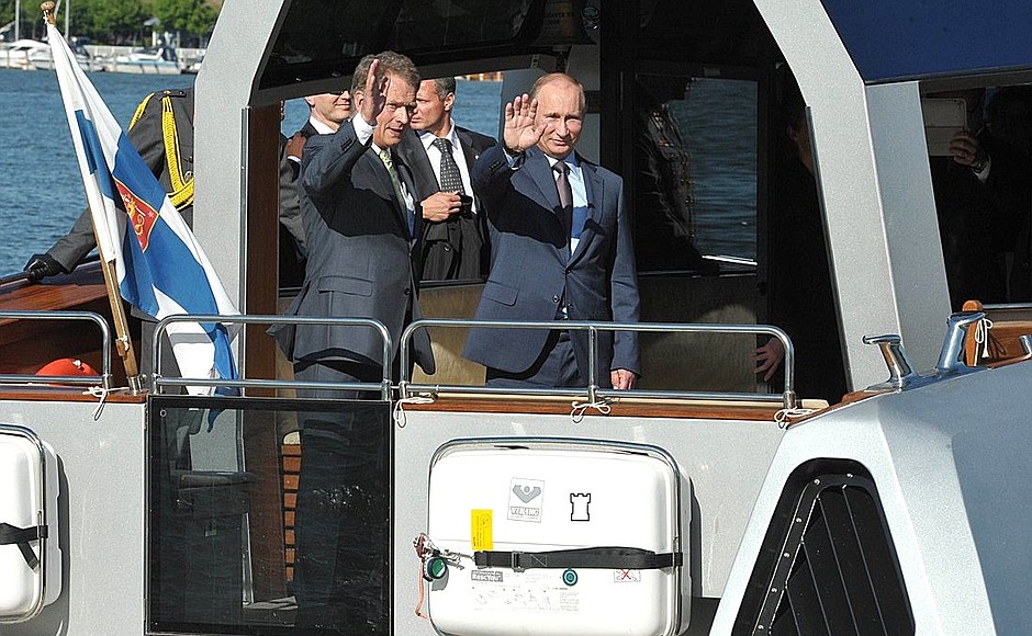 С Президентом Финляндии Саули Ниинистё перед отплытием из резиденции «Култаранта» в Турку.