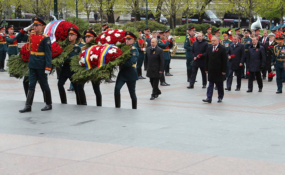 Laying wreath at the Tomb of the Unknown Soldier.