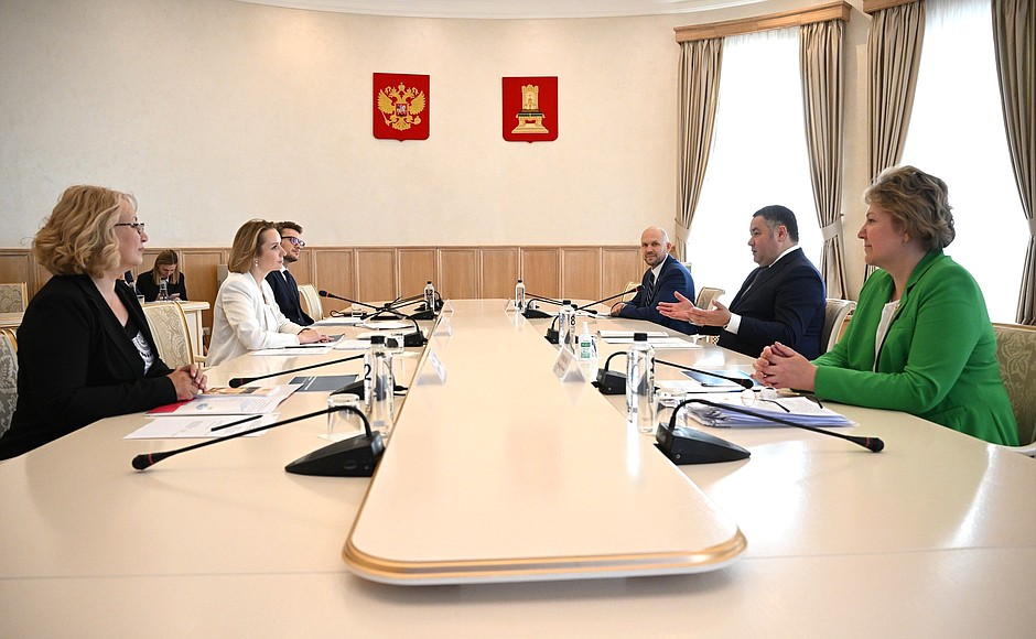 Presidential Commissioner for Children’s Rights Maria Lvova-Belova meets with Tver Region Governor Igor Rudenya.