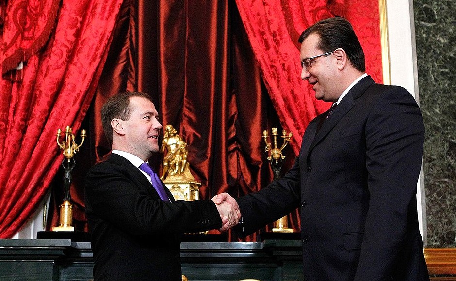С временно исполняющим обязанности Президента Молдавии, Председателем Парламента Молдавии Марианом Лупу.
