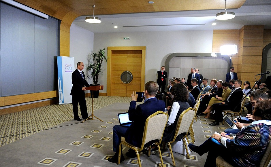 Vladimir Putin answered journalists’ questions after the G20 summit.